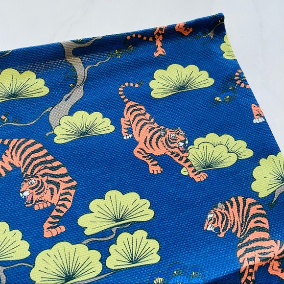 Tiger Pillow Sham Cover NWT - Picture 3 of 4